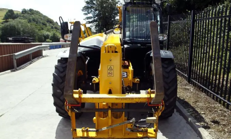 Телескопический погрузчик JCB 531-70 2015 года - фото № 1