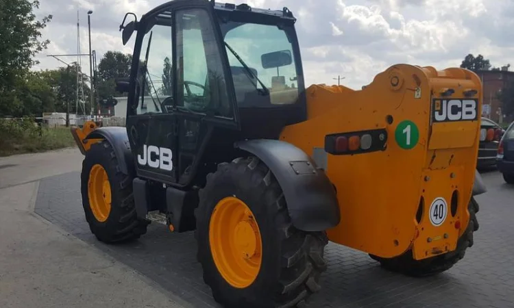 Телескопический погрузчик JCB 533-105 2005 года - фото № 1