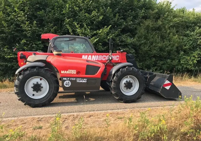 Телескопический погрузчик MANITOU MLT 735- 120 LSU PS 2010 года - фото № 1
