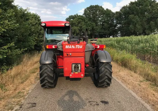 Телескопический погрузчик MANITOU MLT 735- 120 LSU PS 2010 года - фото № 6