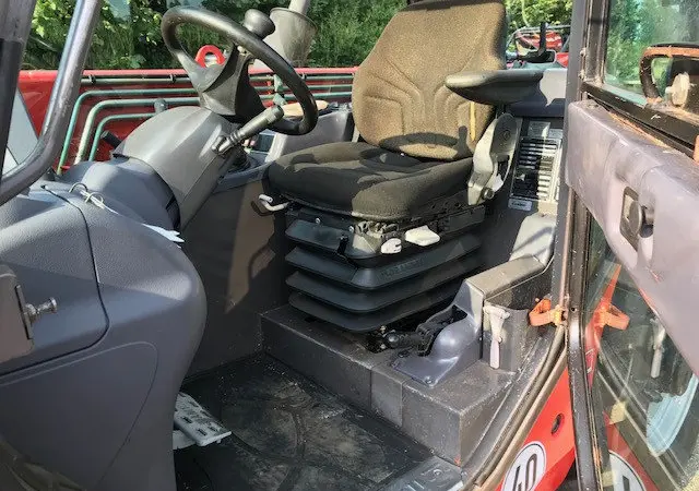 Телескопический погрузчик MANITOU MLT 735- 120 LSU PS 2010 года - фото № 8