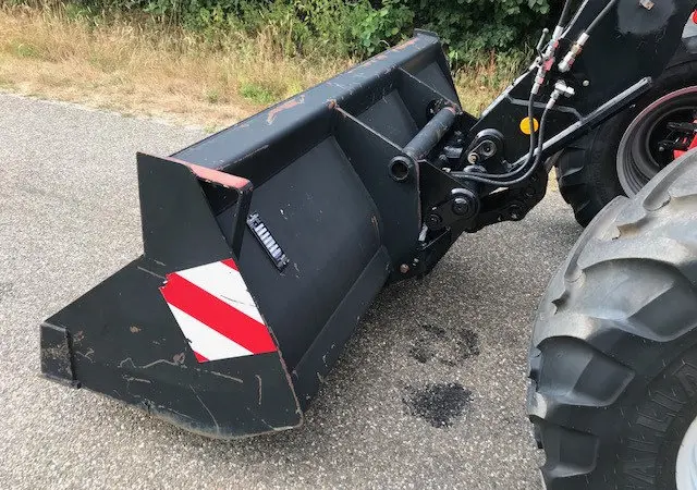 Телескопический погрузчик MANITOU MLT 735- 120 LSU PS 2010 года - фото № 9