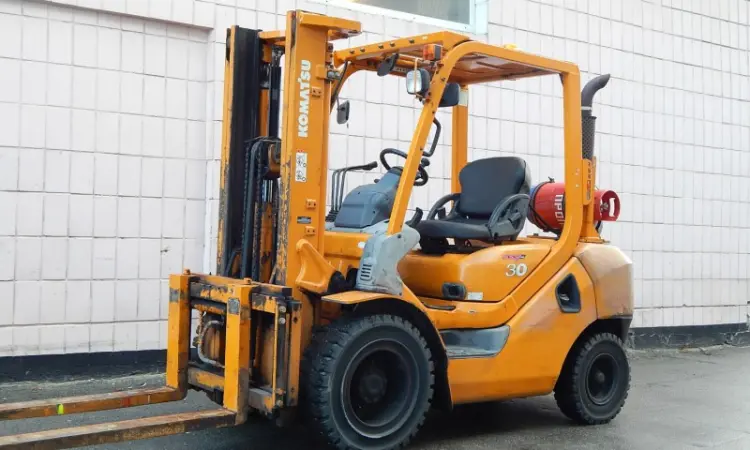 Вилочный погрузчик бу KOMATSU FG30C-16 - фото № 1