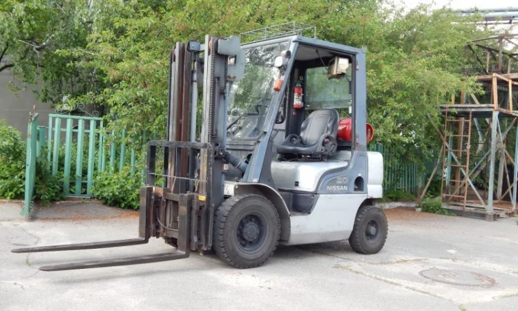 Вилочный погрузчик б/у NISSAN L02A20W - фото № 1