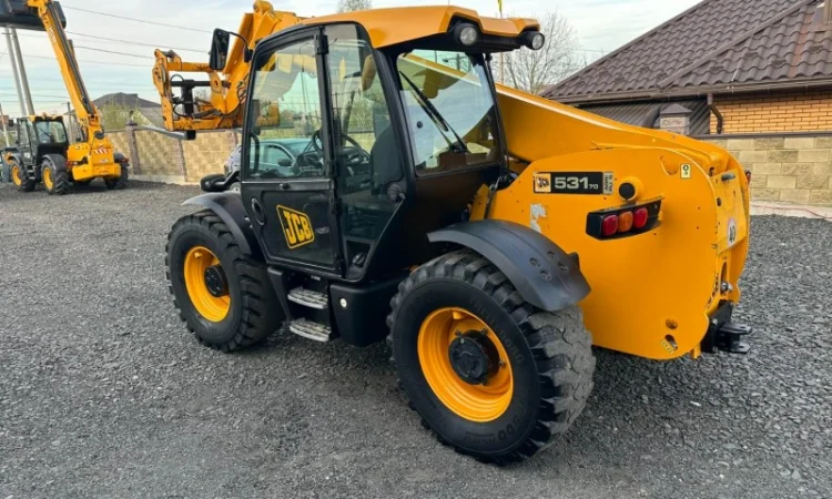 Телескопічний навантажувач JCB 531-70 Agri Plus Ковш і вили - фото № 2