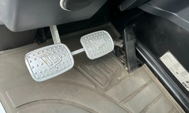 Телескопічний навантажувач JCB 531-70 Agri Plus Ковш і вили - фото № 5