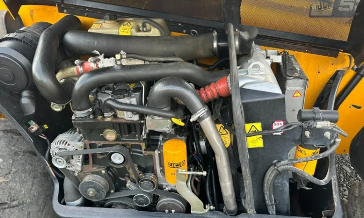 Телескопічний навантажувач JCB 531-70 Agri Plus Ковш і вили - фото № 6