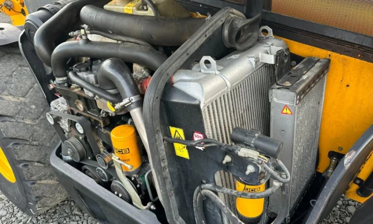 Телескопічний навантажувач JCB 531-70 Agri Plus Ковш і вили - фото № 8