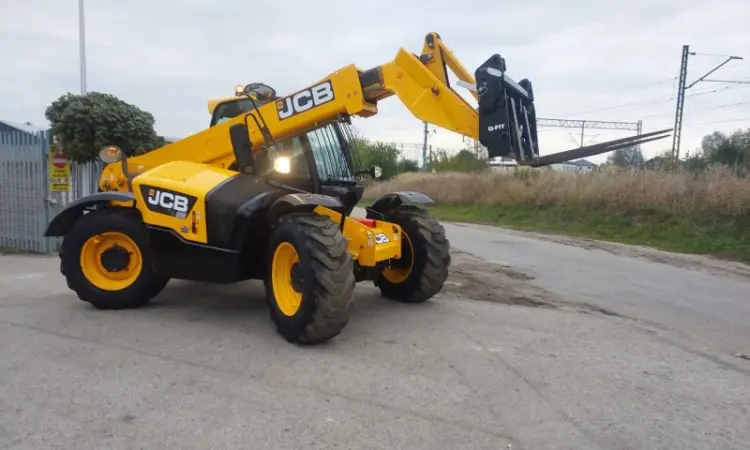 Телескопічний навантажувач JCB 531-70 - фото № 3