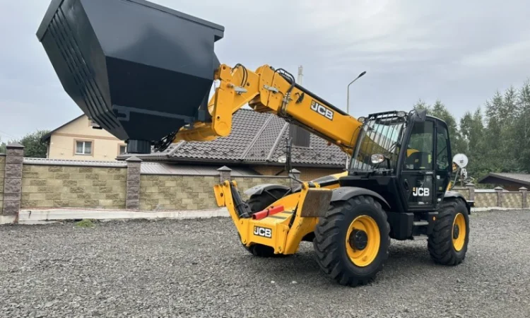 Телескопічний навантажувач JCB 535-140 - фото № 1