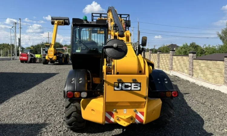 Телескопічний навантажувач JCB 535-140 - фото № 12