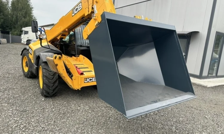 Телескопічний навантажувач JCB 535-140 - фото № 4