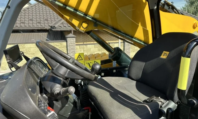 Телескопічний навантажувач JCB 535-140 - фото № 15