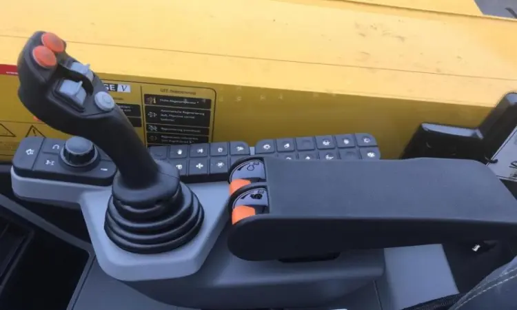 Телескопічний навантажувач JCB 532-70 Agri - фото № 3