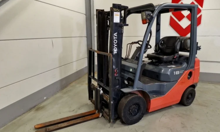 TOYOTA 32-8FG18 (Автонавантажувач, навантажувач, кара, погружчик) - фото № 4