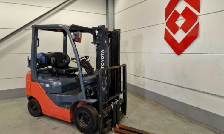 TOYOTA 32-8FG18 (Автонавантажувач, навантажувач, кара, погружчик) - фото № 7