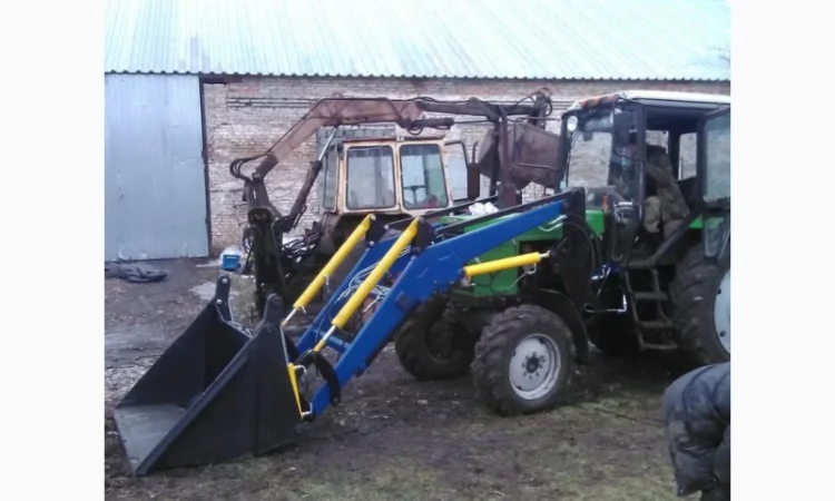 Быстросъемный фронтальный погрузчик КУН. (челюстной ковш) - фото № 1