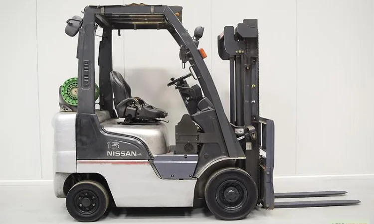 Продам вилочный газовый погрузчик 1,  5т. Nissan L01A15W - фото № 1