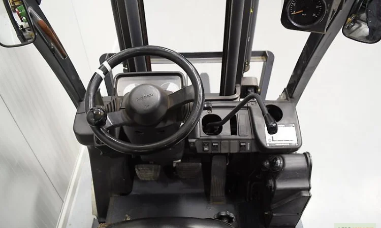 Продам вилочный газовый погрузчик 1,  5т. Nissan L01A15W - фото № 5