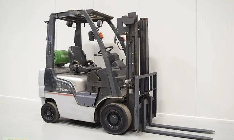 Продам вилочный газовый погрузчик 1,  5т. Nissan L01A15W - фото № 6