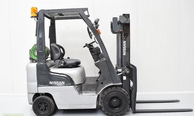 Продам вилочный газовый погрузчик 1,  5т. Nissan PL01A15D - фото № 1