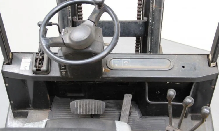 Продам вилочный газовый погрузчик 4т. Yale GLP40LF - фото № 2