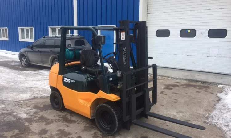 Вилочный погрузчик Toyota 7FGL25 - фото № 2