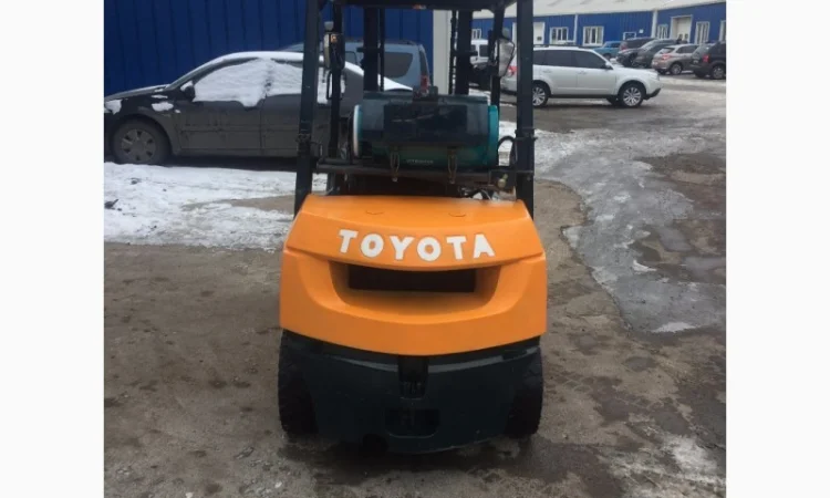 Вилочный погрузчик Toyota 7FGL25 - фото № 3