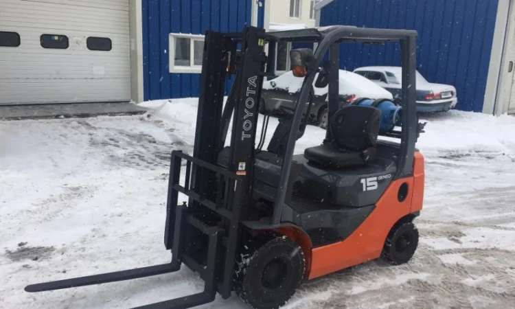 Вилочный погрузчик Toyota 08FG15 - фото № 1
