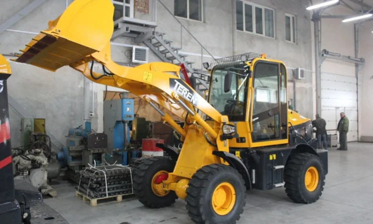 Фронтальный погрузчик модель: 920С - фото № 3