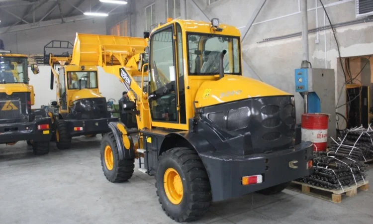 Фронтальный погрузчик модель: 920С - фото № 4