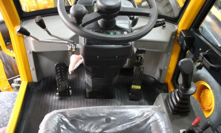 Фронтальный погрузчик модель: 920С - фото № 6