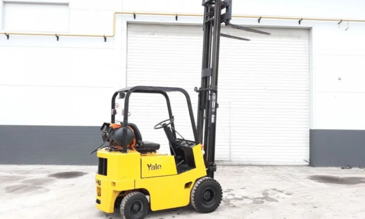 Навантажувач вилковий YALE GLP032UAV094 - фото № 1