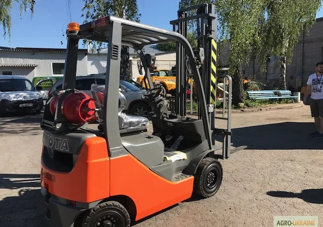 Погрузчик телескопический TOYOTA 02-8FGF15 - фото № 3