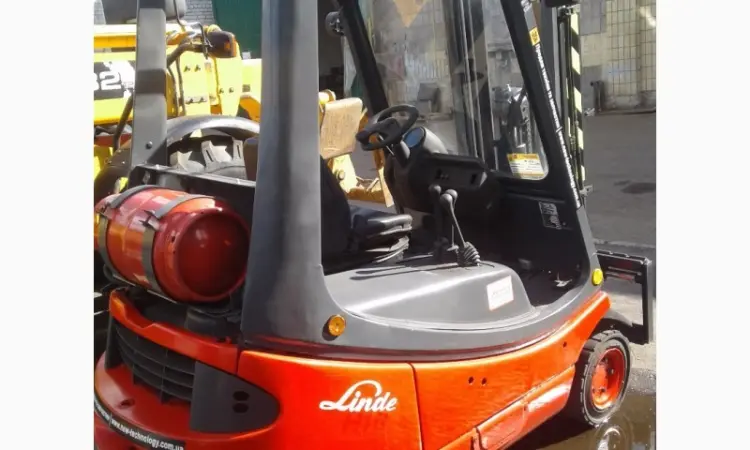 Погрузчик вилочной LINDE H16T-03 - фото № 1