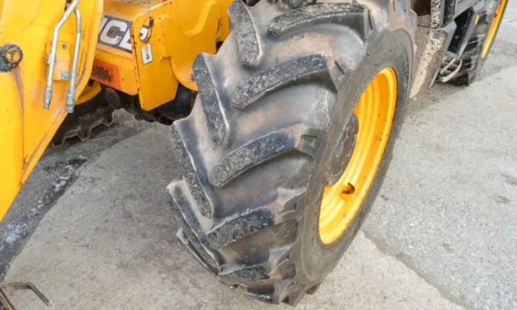 Телескопический погрузчик JCB 531-70 2013г.в - фото № 10