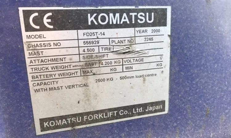 Дизельный погрузчик Komatsu FD25T-14, 2000 г., 3880 м/ч, вагонник - фото № 11