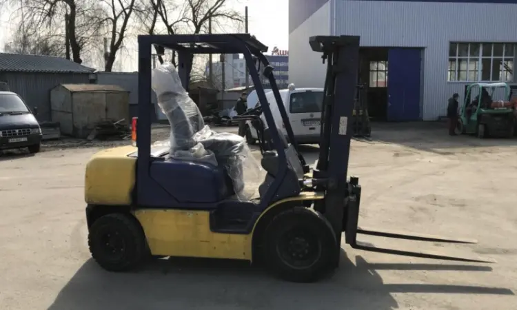 Дизельный погрузчик Komatsu FD25T-14, 2000 г., 3880 м/ч, вагонник - фото № 5