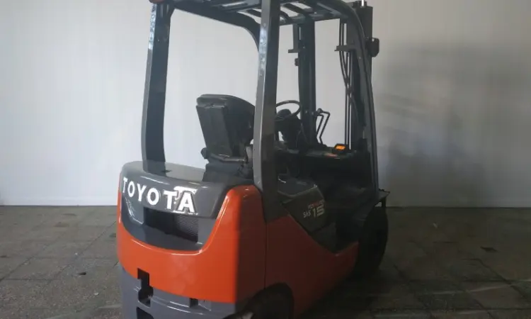Дизельный погрузчик бу Toyota, 1.5т. (Тойота) - фото № 1