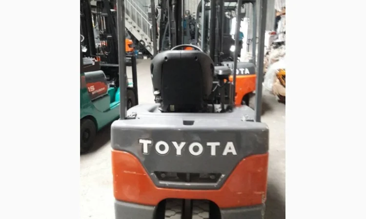 Электропогрузчик Toyota 7FBEF18, 1800 кг, 5 метров подъем, вагонник - фото № 1