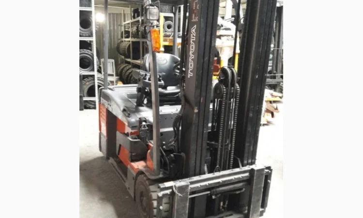 Электропогрузчик Toyota 7FBEF18, 1800 кг, 5 метров подъем, вагонник - фото № 2