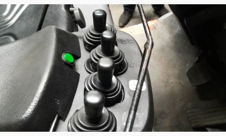 Электропогрузчик Toyota 7FBEF18, 1800 кг, 5 метров подъем, вагонник - фото № 5