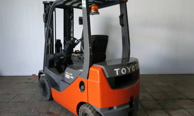 Вилочный погрузчик бу, Тойота (Toyota), дизель, 1.8 т - фото № 3