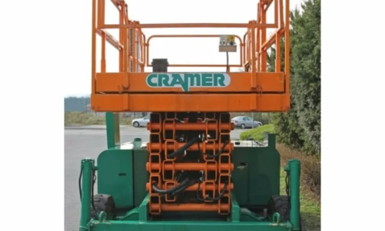 Подъемник ножничный Haulotte H18SDX, дизель, 2000 г., 517 м/ч, 18 м.рабочая высота - фото № 2