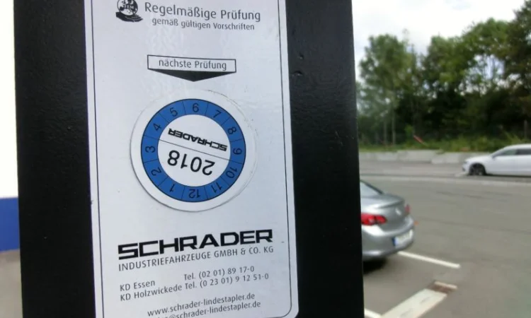 Штабелер-ричтрак Komatsu FB14RJ-2R, 2009 года, 5180 мм высота подъема, 4865 м/ч наработка - фото № 7