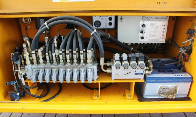 Ножничный подъемник Liftlux, 15.8м. подъем - фото № 5