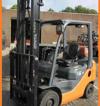 Газовый погрузчик Toyota 02-8-FGF-18, 2010 г., 10425 мч, в родном состоянии - фото № 1