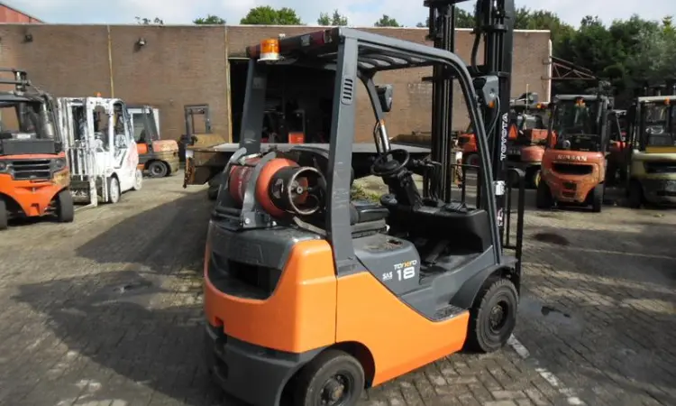 Газовый погрузчик Toyota 02-8-FGF-18, 2010 г., 10425 мч, в родном состоянии - фото № 2