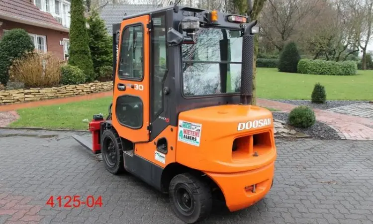 Погрузчик вилочный дизельный Doosan D 30 S 5, 2014 года, 3 т., 4490 м/ч - фото № 4