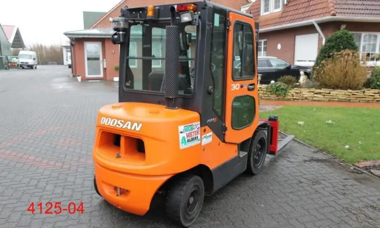 Погрузчик вилочный дизельный Doosan D 30 S 5, 2014 года, 3 т., 4490 м/ч - фото № 5
